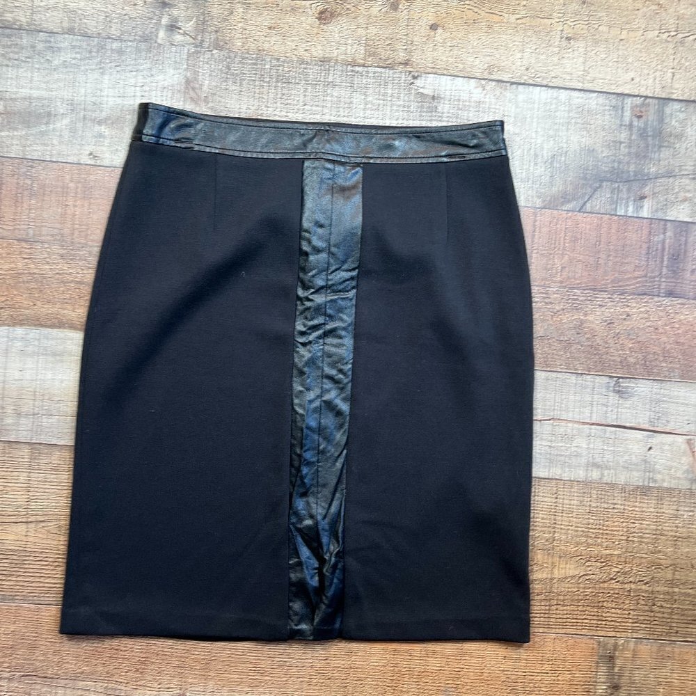 Laundry by Shelli Segal Black Skirt with Faux Leather Trim size 4